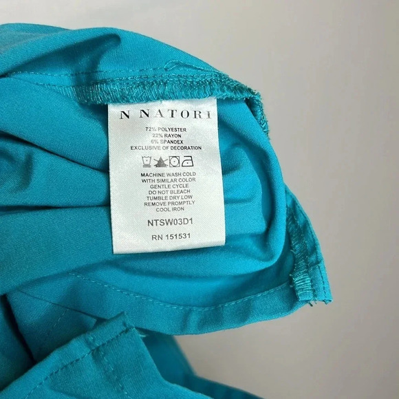 Care and Wear Women's Teal Scrub Set Flexible Material and Lots of Pockets - Picture 13 of 15